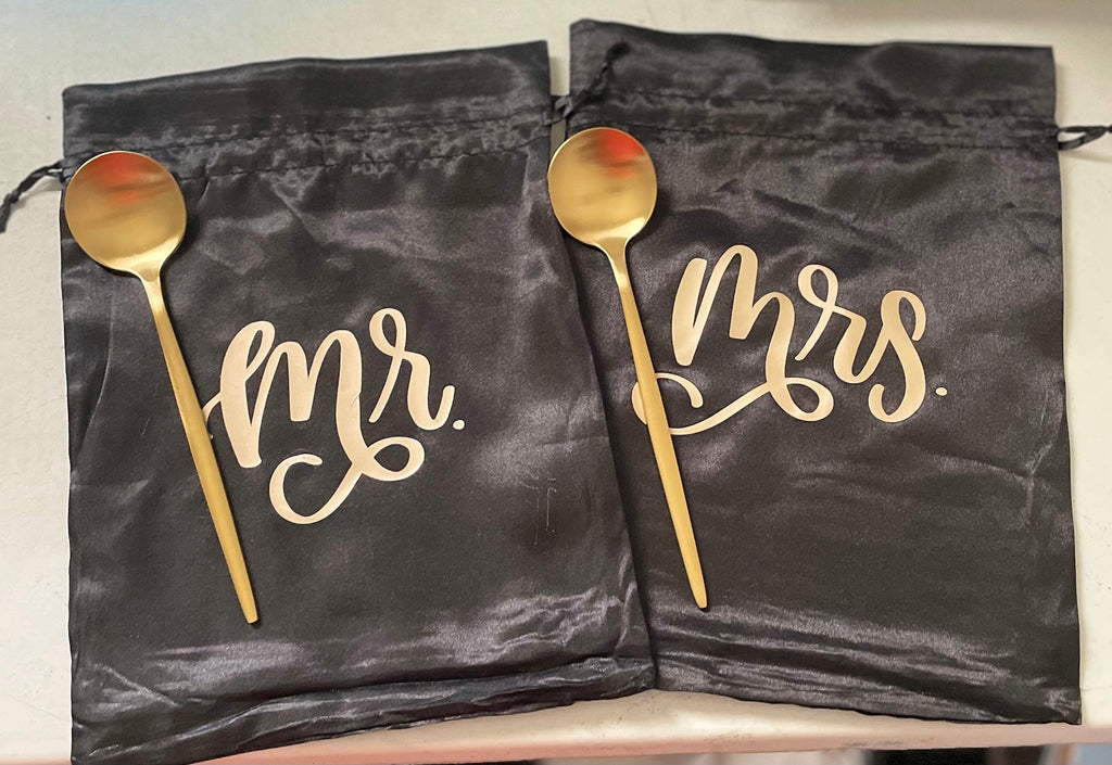 Personalized satin pouch 