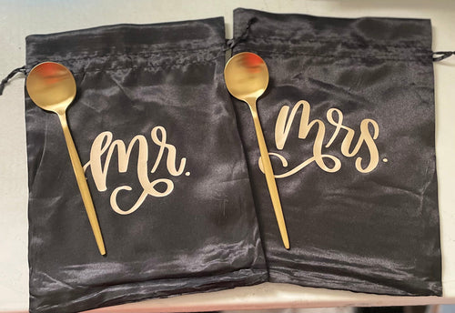 Personalized satin pouch 